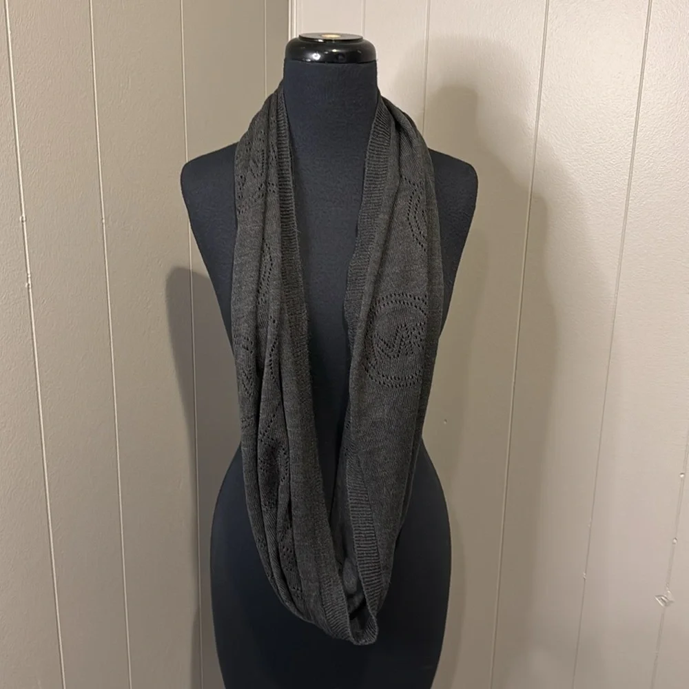 Michael Michael Kors Unisex Women’s Men’s Infinity Scarf Knit Breathable